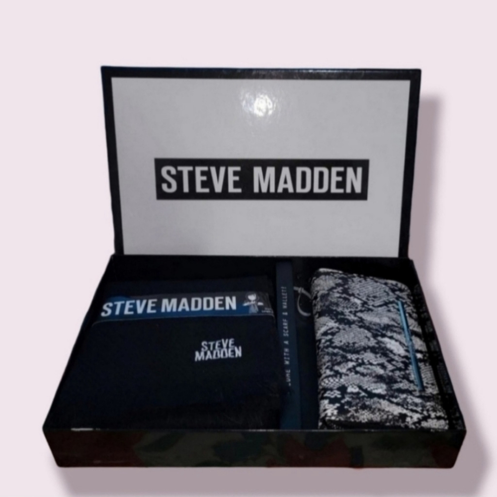 Steve Madden Wristlet & Scarf Boxed Gift Set (NEW) - Picture 2 of 10